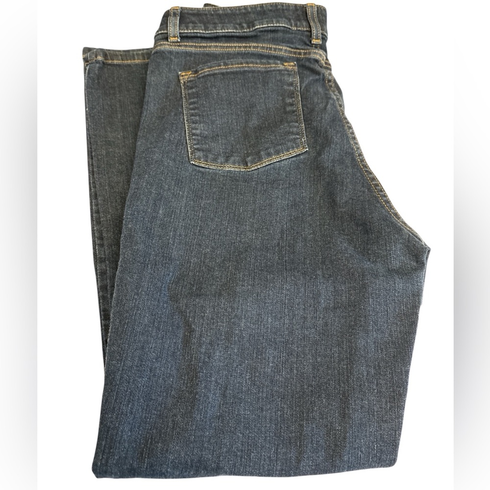 L. L. Bean jeans classic fit straight leg button/zipper close 5 pockets Sz 12MT